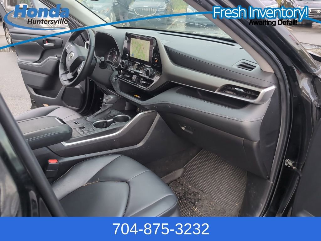 Used 2023 Toyota Highlander XLE image 13