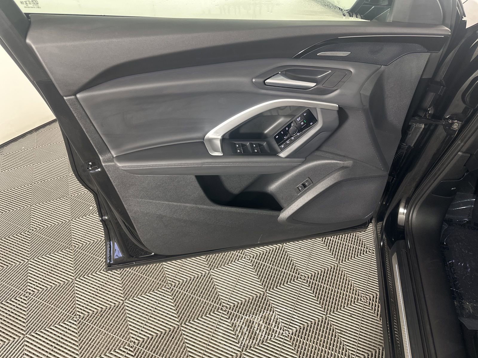 Certified 2025 Audi Q5 Premium w/ Premium Plus AWD/4WD image 16