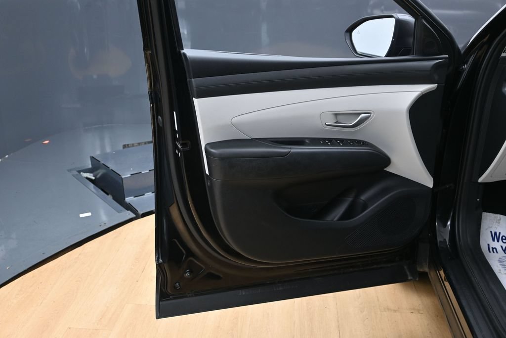Used 2025 Hyundai Tucson SE FWD image 34