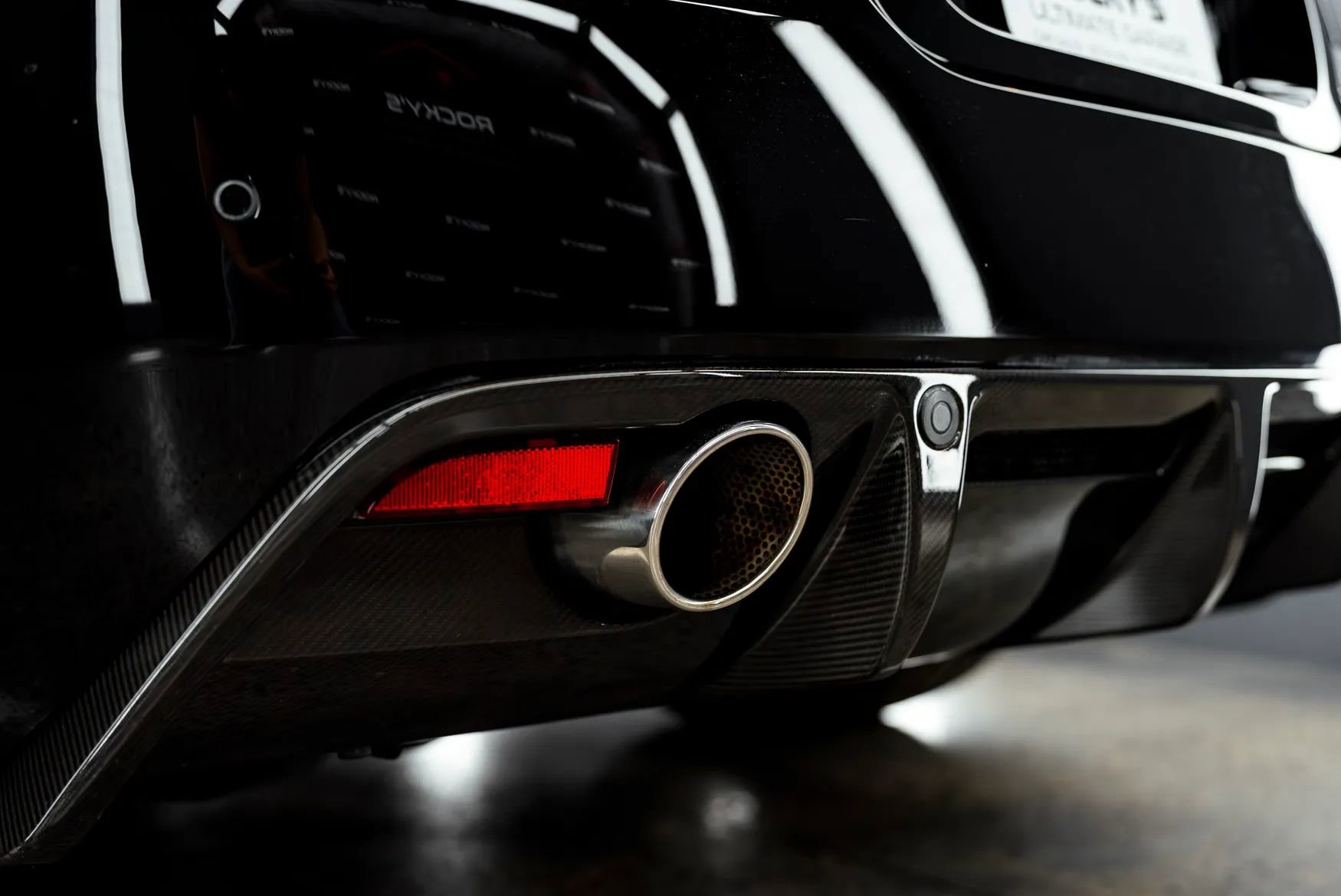 Used 2009 Aston Martin DBS Coupe RWD image 34