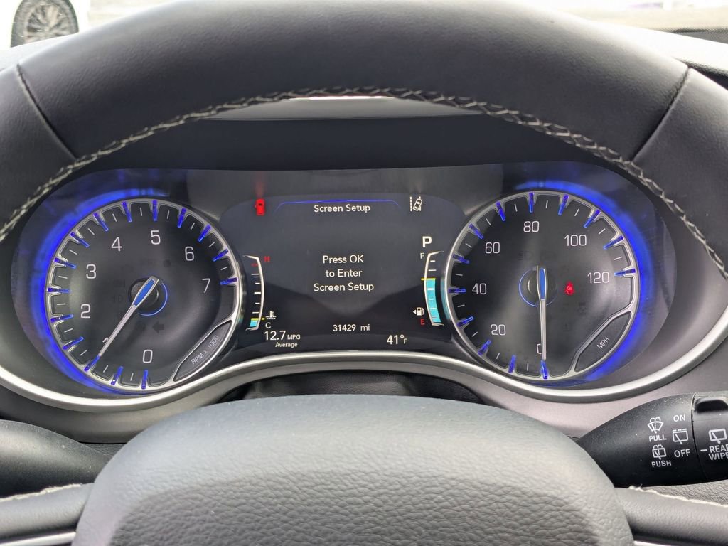 Used 2025 Chrysler Pacifica Select image 20