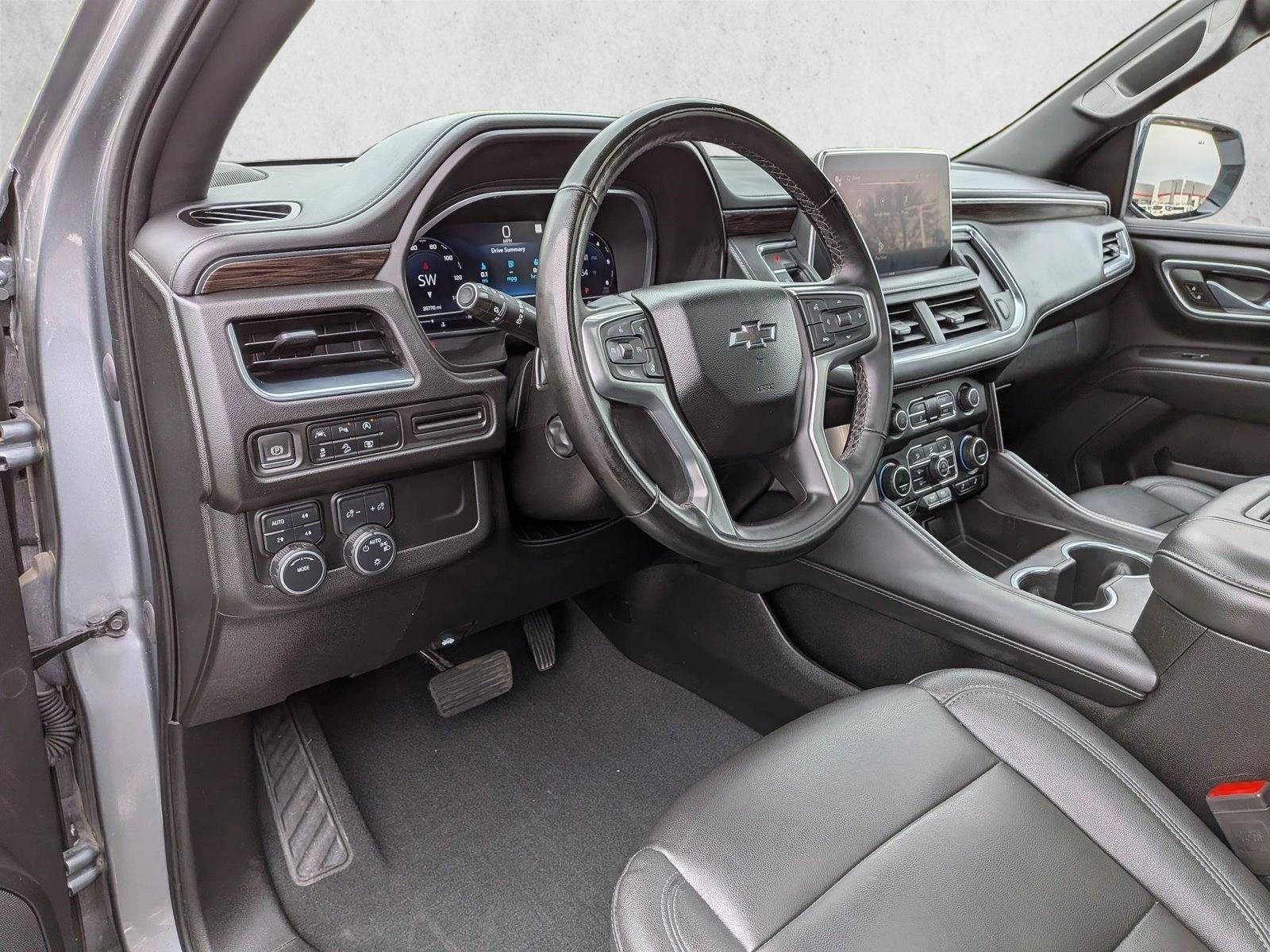 Used 2023 Chevrolet Suburban Z71 w/ Luxury Package AWD/4WD image 10