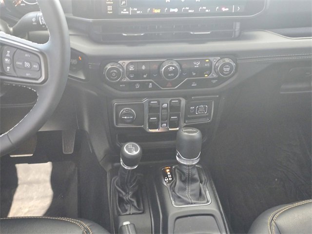 Used 2025 Jeep Gladiator Sport image 19