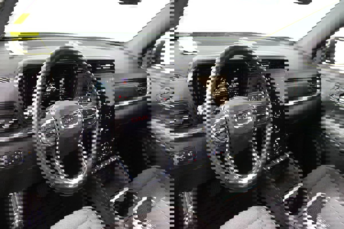 Used 2025 GMC Terrain Elevation image 7