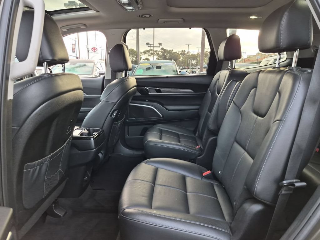 Used 2020 Kia Telluride SX w/ Towing Package FWD image 26