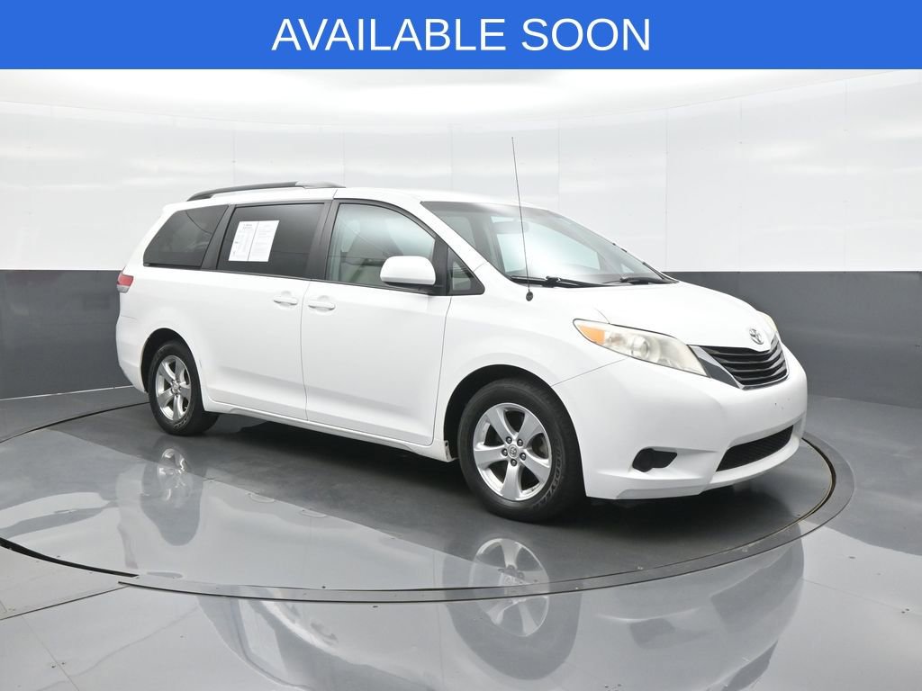 Used 2014 Toyota Sienna LE