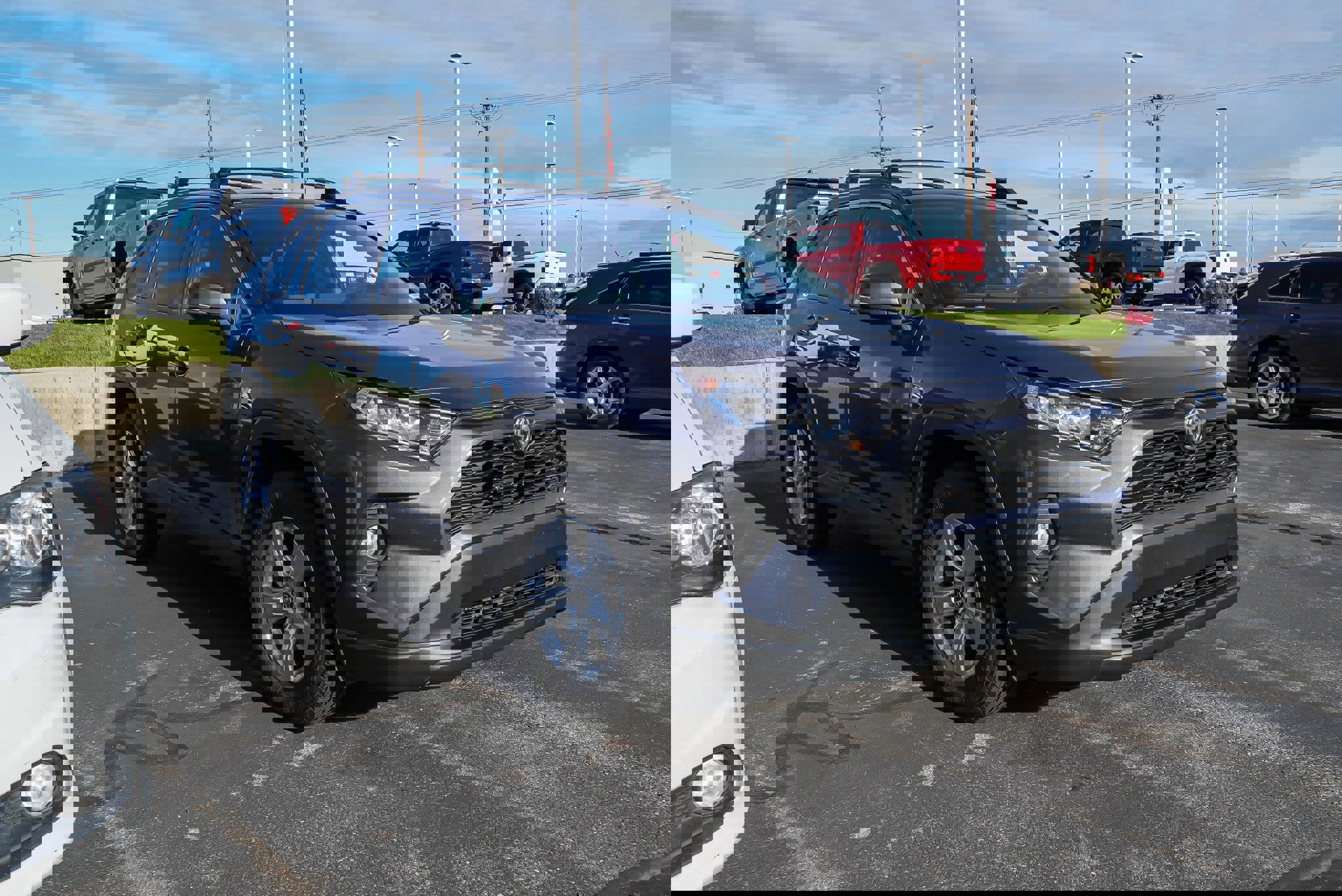 Used 2021 Toyota RAV4 XLE w/ Carpet Mat Package (TMS) image 2