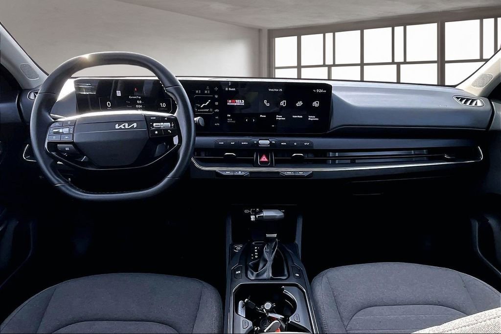 Used 2025 Kia K4 EX image 17