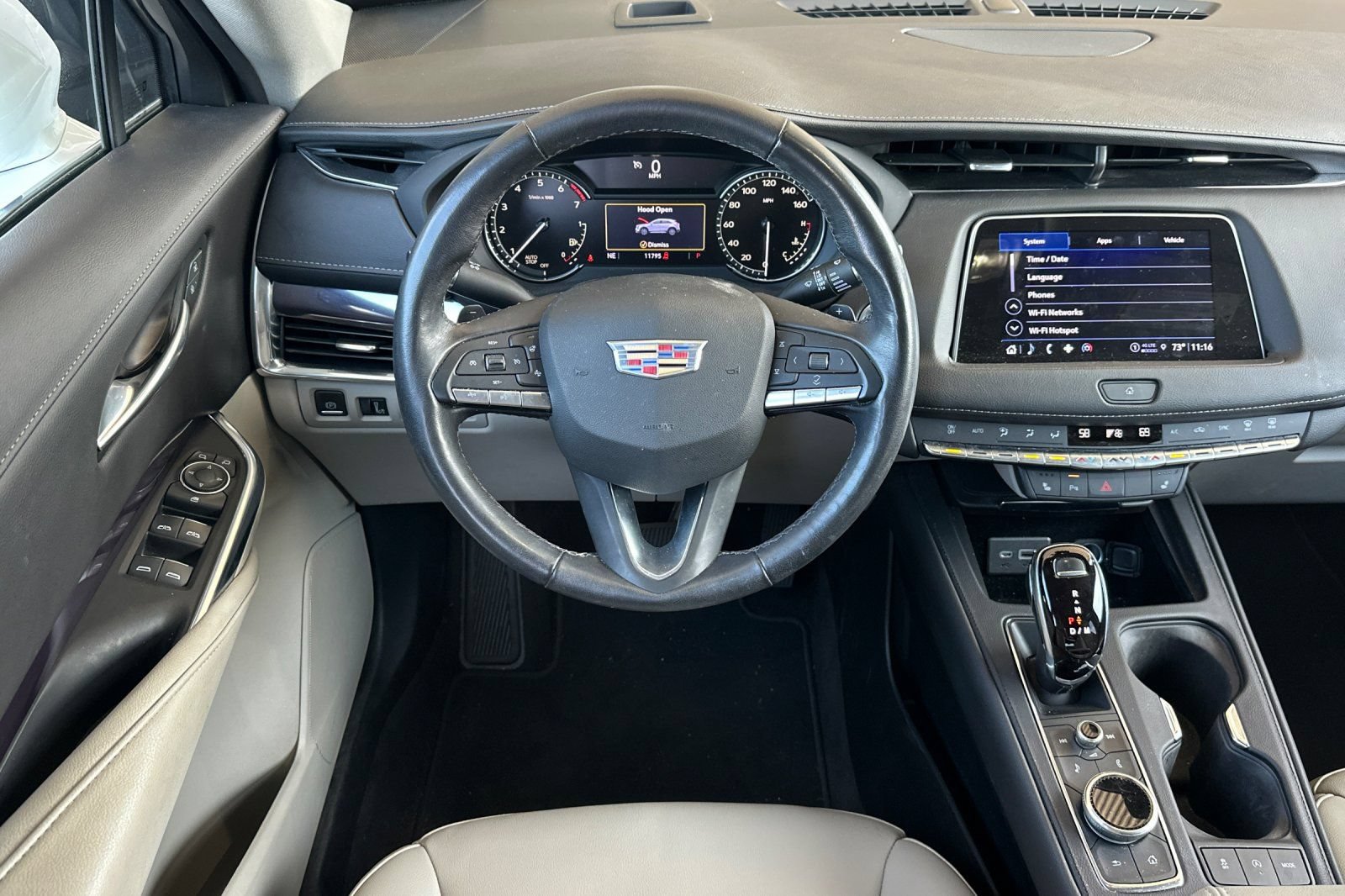 Used 2022 Cadillac XT4 Luxury w/ Cold Weather Package FWD image 17