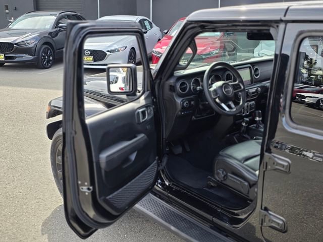 Used 2023 Jeep Wrangler Unlimited Sahara image 39
