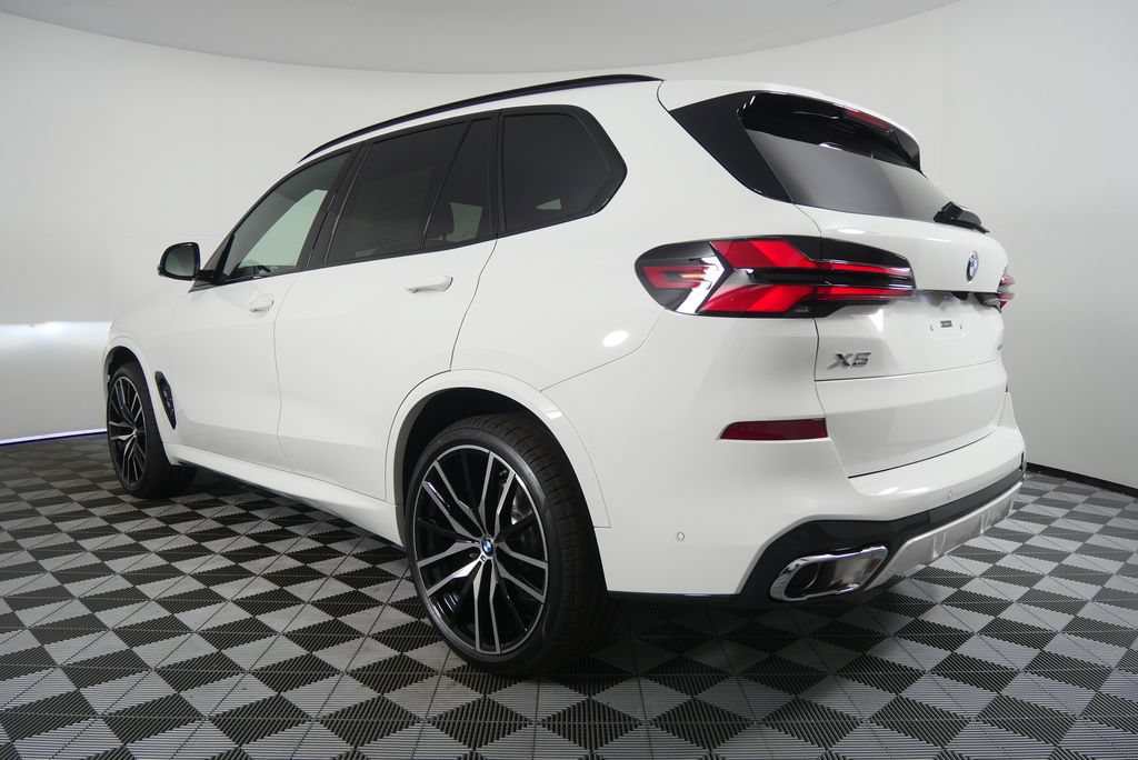 Used 2026 BMW X5 sDrive40i w/ M Sport Package RWD image 4
