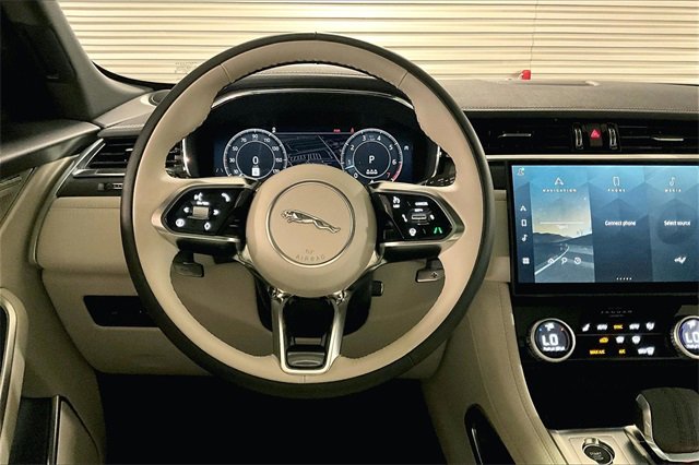 Certified 2025 Jaguar F-PACE R-Dynamic S image 4