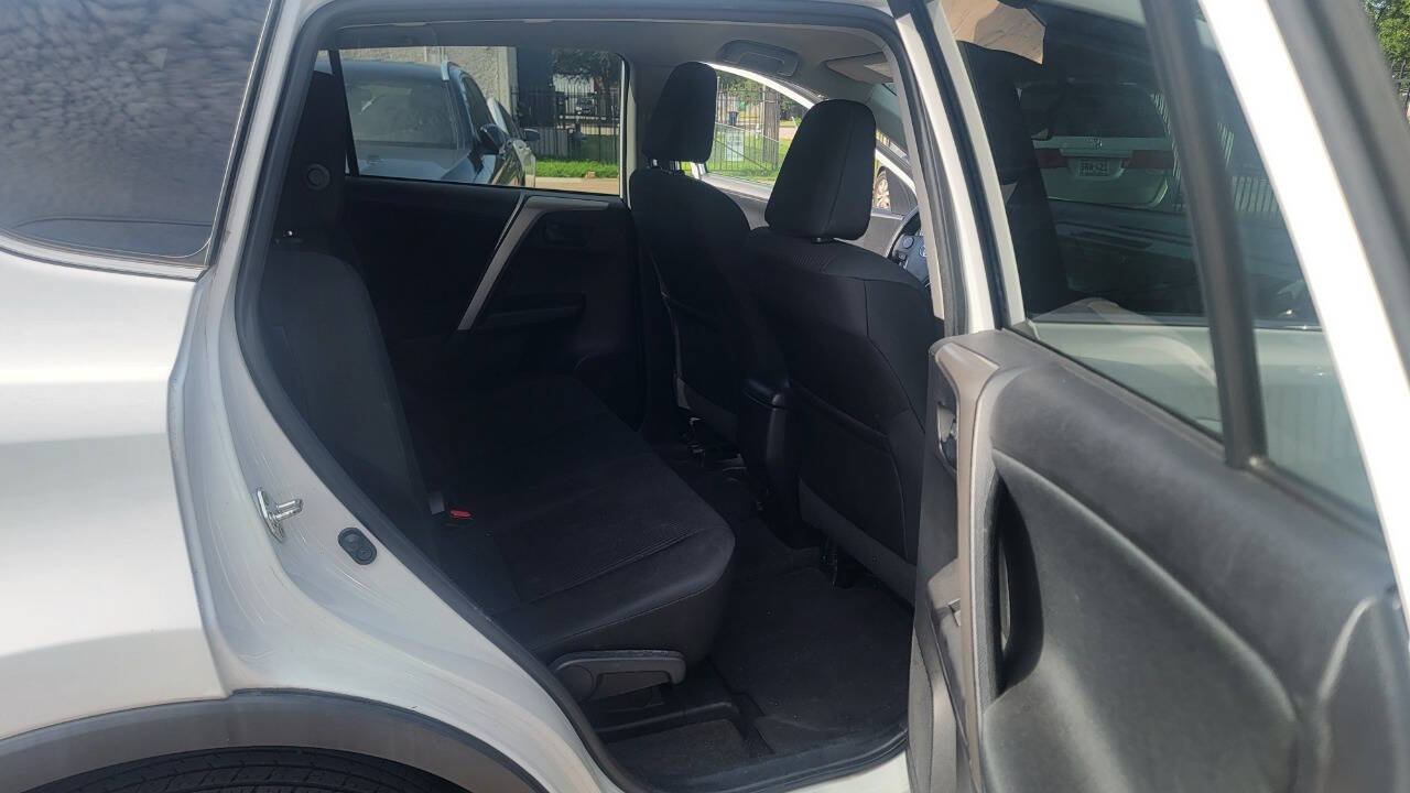 Used 2016 Toyota RAV4 LE FWD image 23