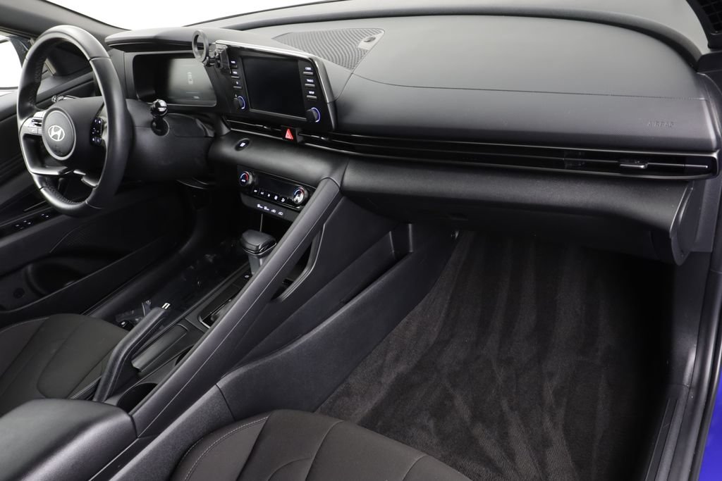 Used 2025 Hyundai Elantra Sport FWD image 20
