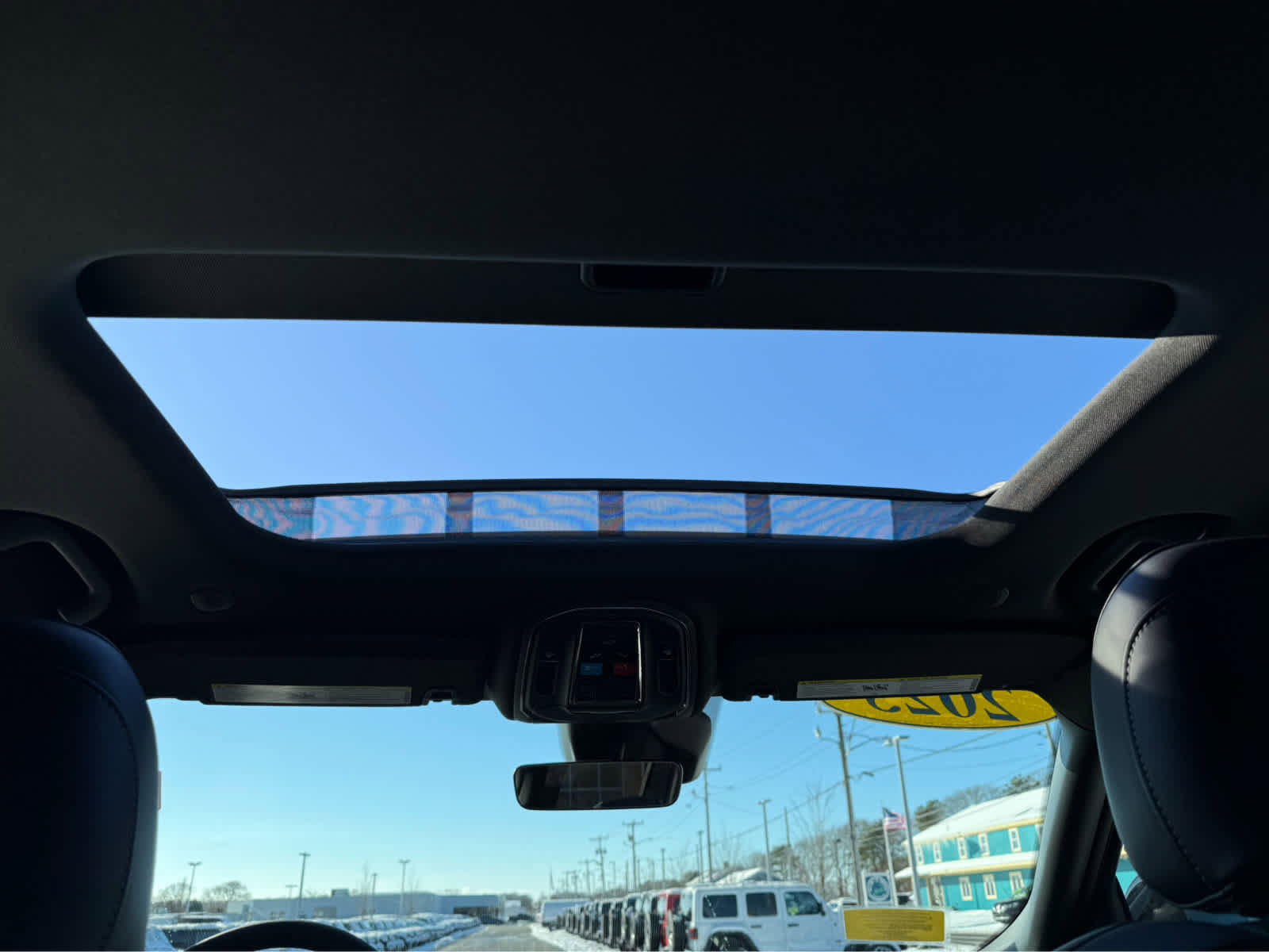 Used 2025 Jeep Grand Cherokee Altitude image 27