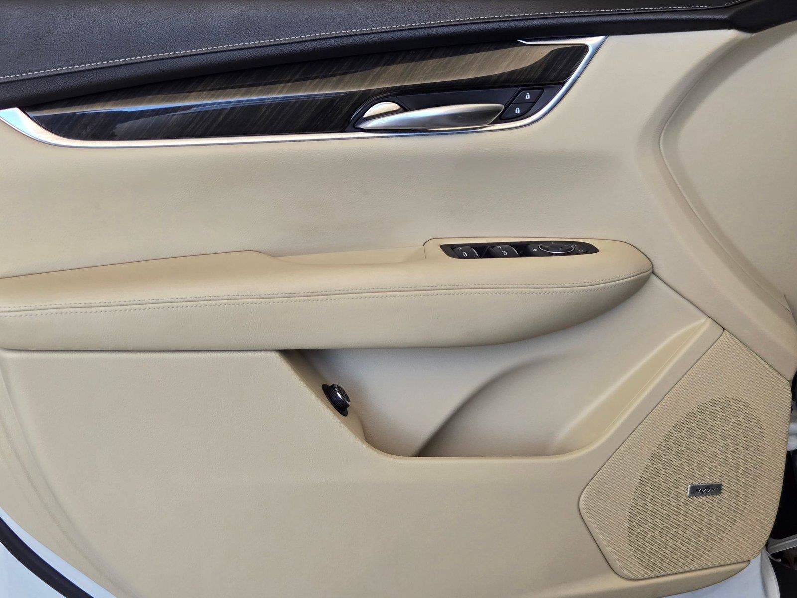 Used 2018 Cadillac XT5 FWD image 22