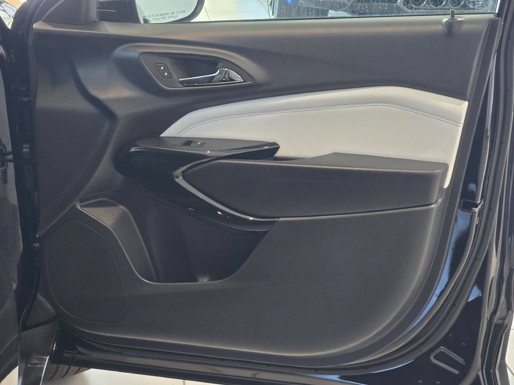 New 2026 Chevrolet Trax LT w/ Driver Confidence Package FWD image 5