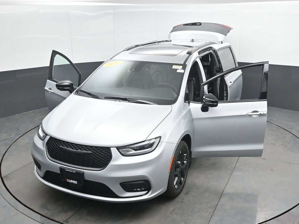 New 2026 Chrysler Pacifica Select w/ S Appearance Package AWD/4WD image 49