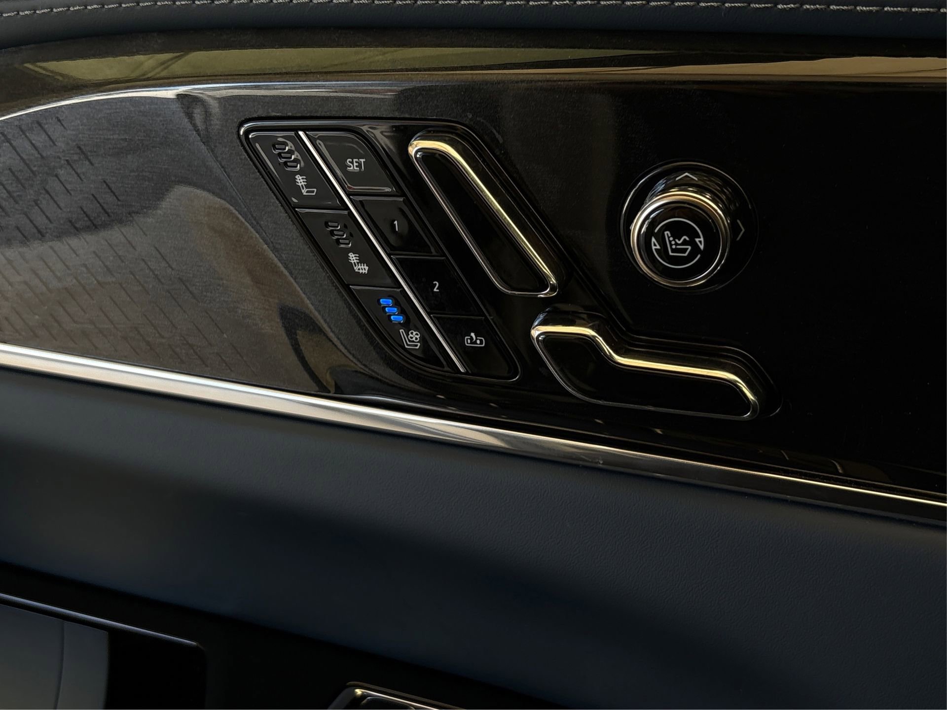 New 2026 Cadillac Escalade IQL Luxury image 32