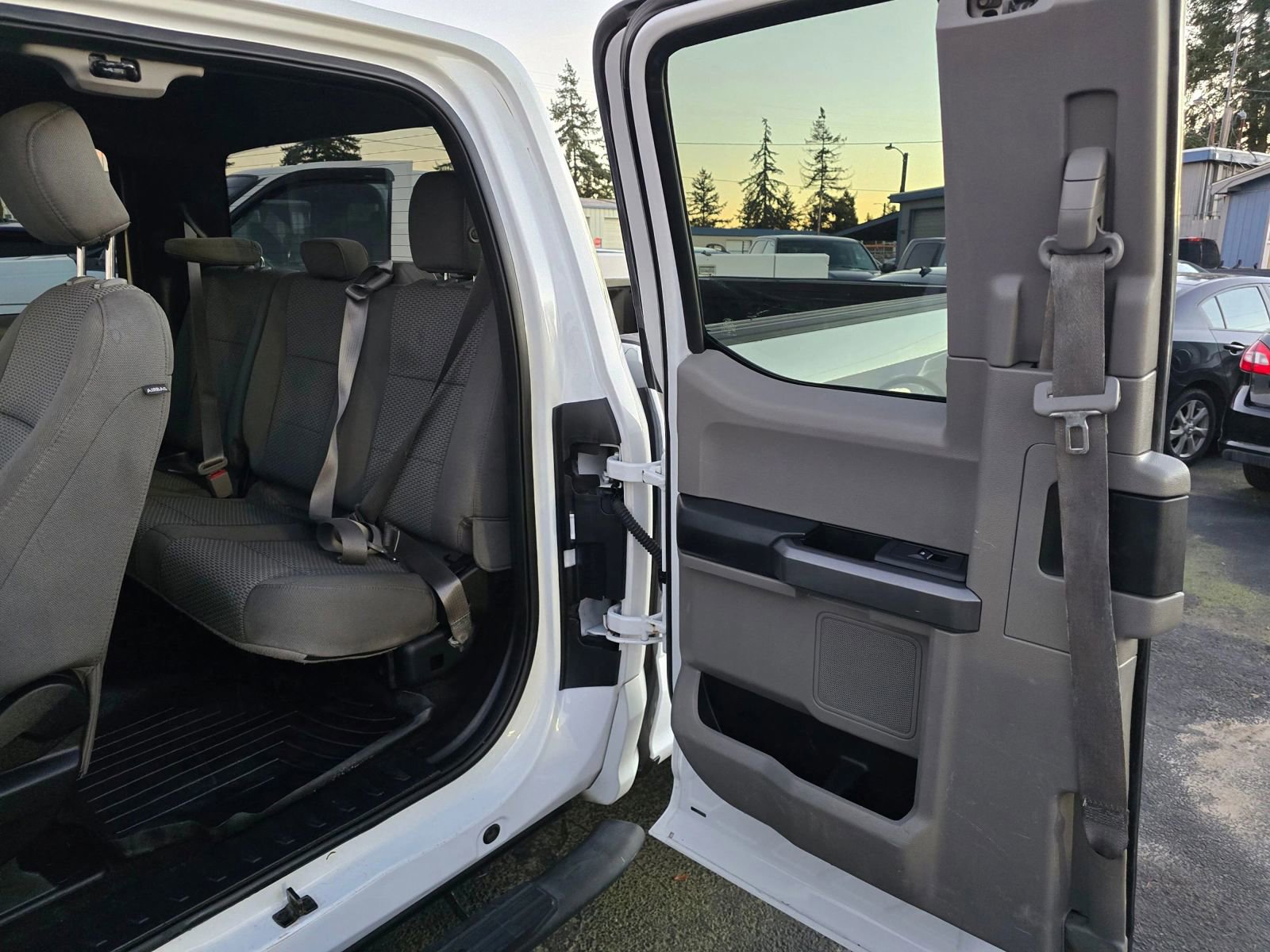 Used 2018 Ford F150 XLT w/ Equipment Group 301A Mid image 16