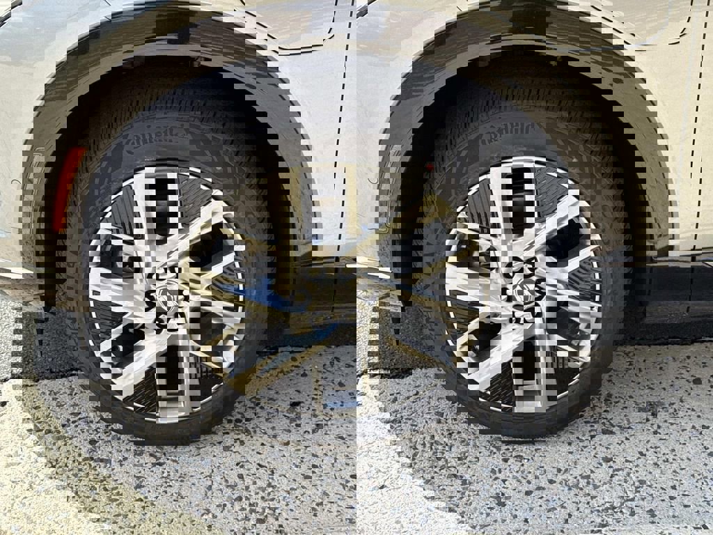 New 2026 Cadillac Optiq Luxury 1 w/ LPO, Floor Liner Package AWD/4WD image 7