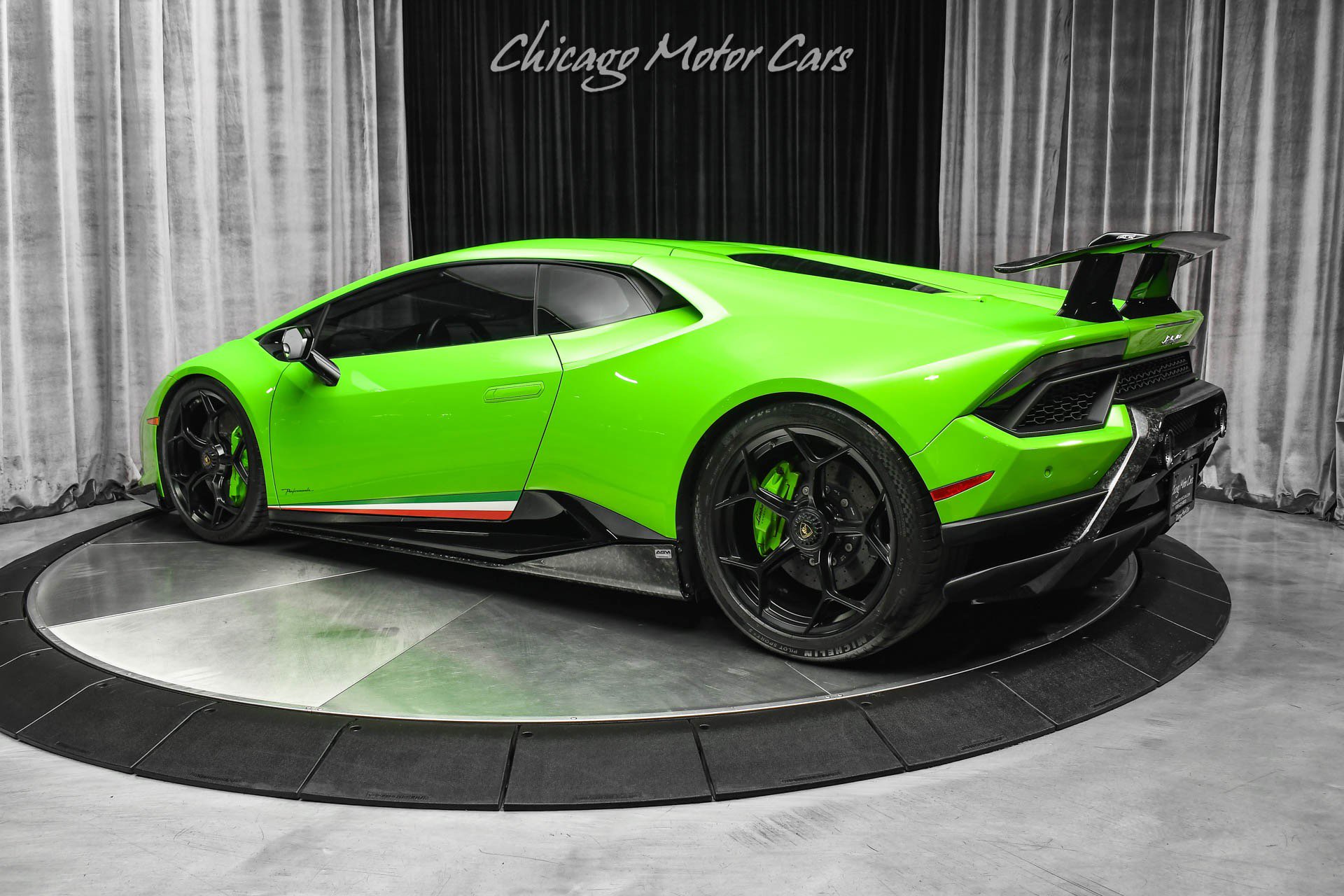 Used 2018 Lamborghini Huracan Performante image 3