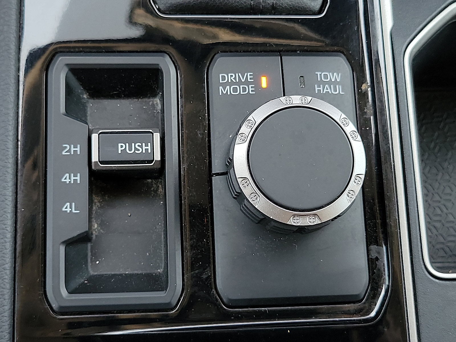 Used 2022 Toyota Tundra Limited AWD/4WD image 16