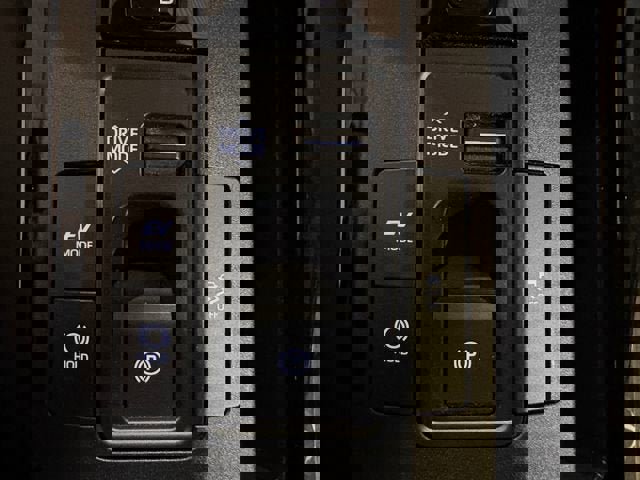 Used 2024 Toyota Prius LE image 20