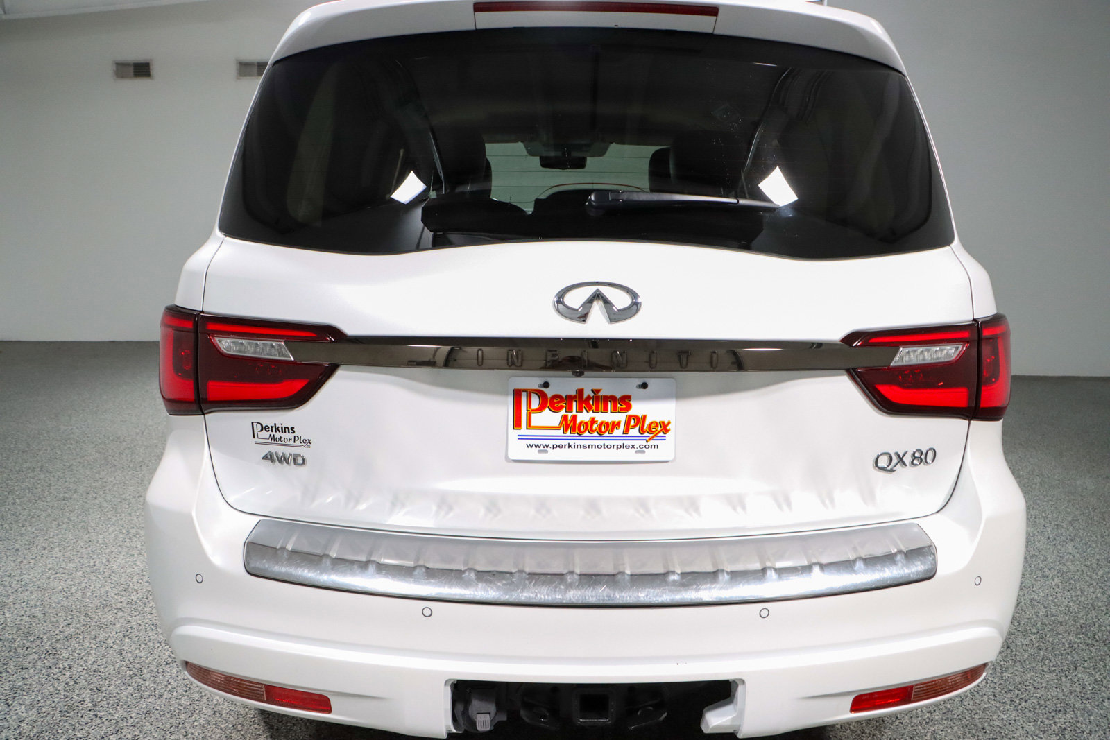 Used 2022 INFINITI QX80 Premium Select w/ Cargo Package image 8