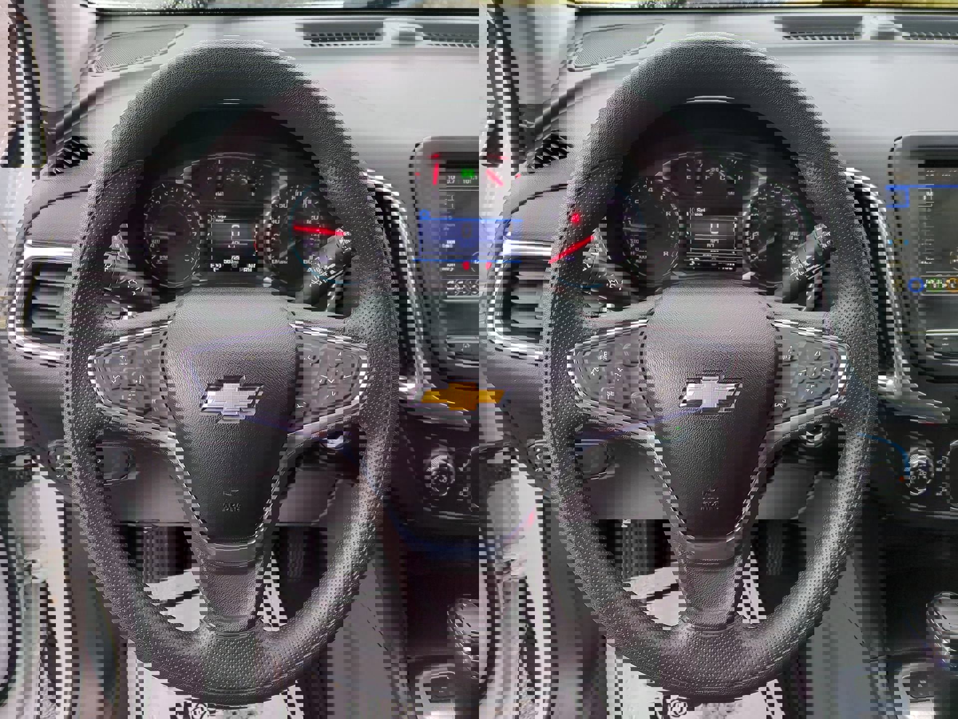 Certified 2019 Chevrolet Equinox LT w/ LPO, Blackout Package image 12