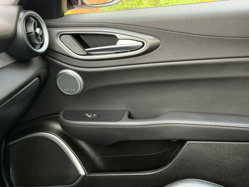 Used 2017 Alfa Romeo Giulia Ti w/ TI 19" Sport Package image 26