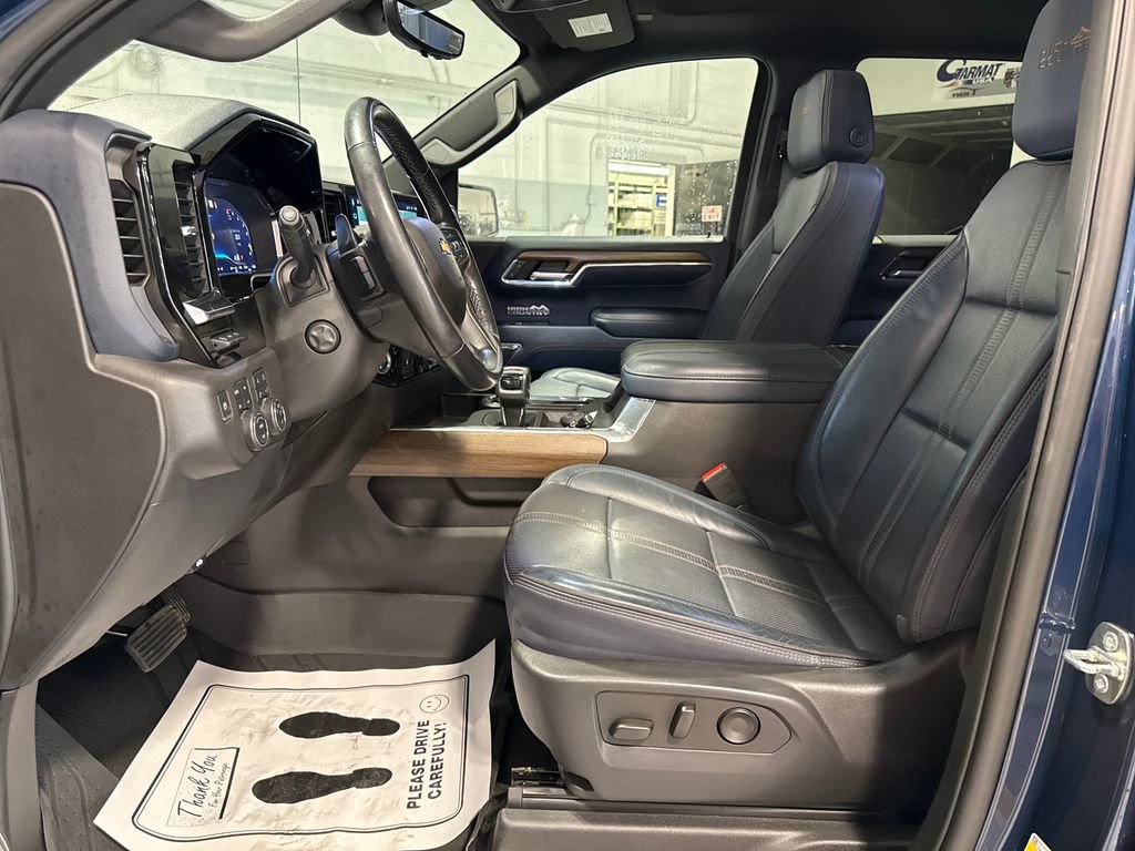 Used 2023 Chevrolet Silverado 1500 High Country w/ High Country Premium Package AWD/4WD image 28