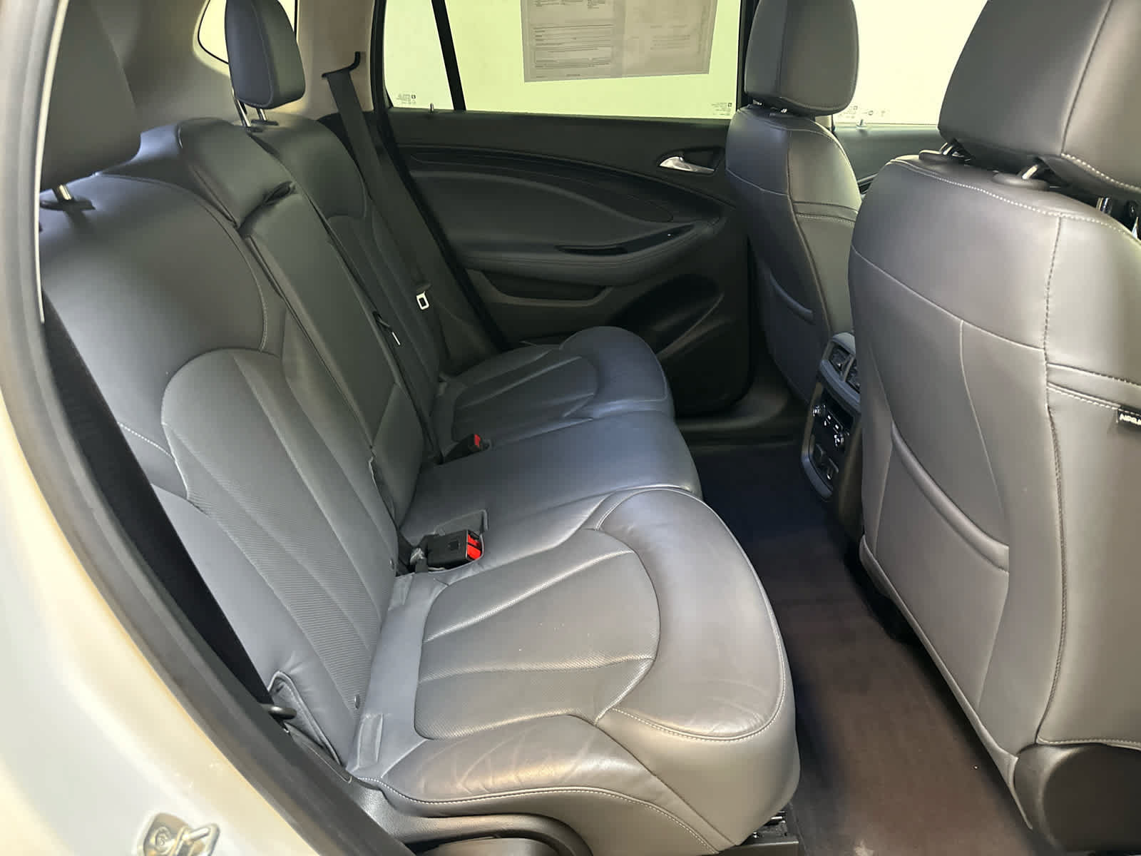 Used 2020 Buick Envision Essence FWD image 19