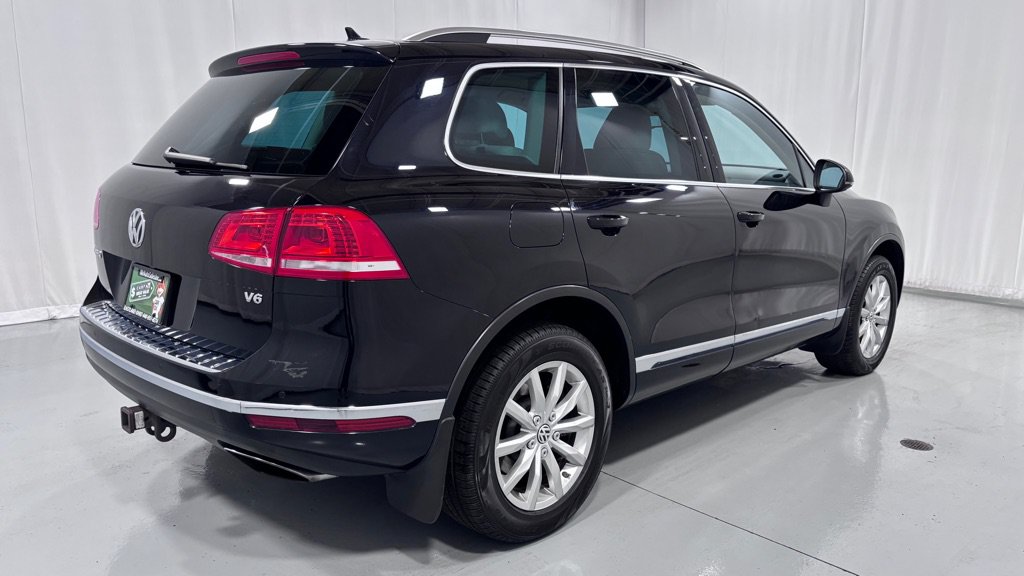 Used 2016 Volkswagen Touareg VR6 AWD/4WD image 5