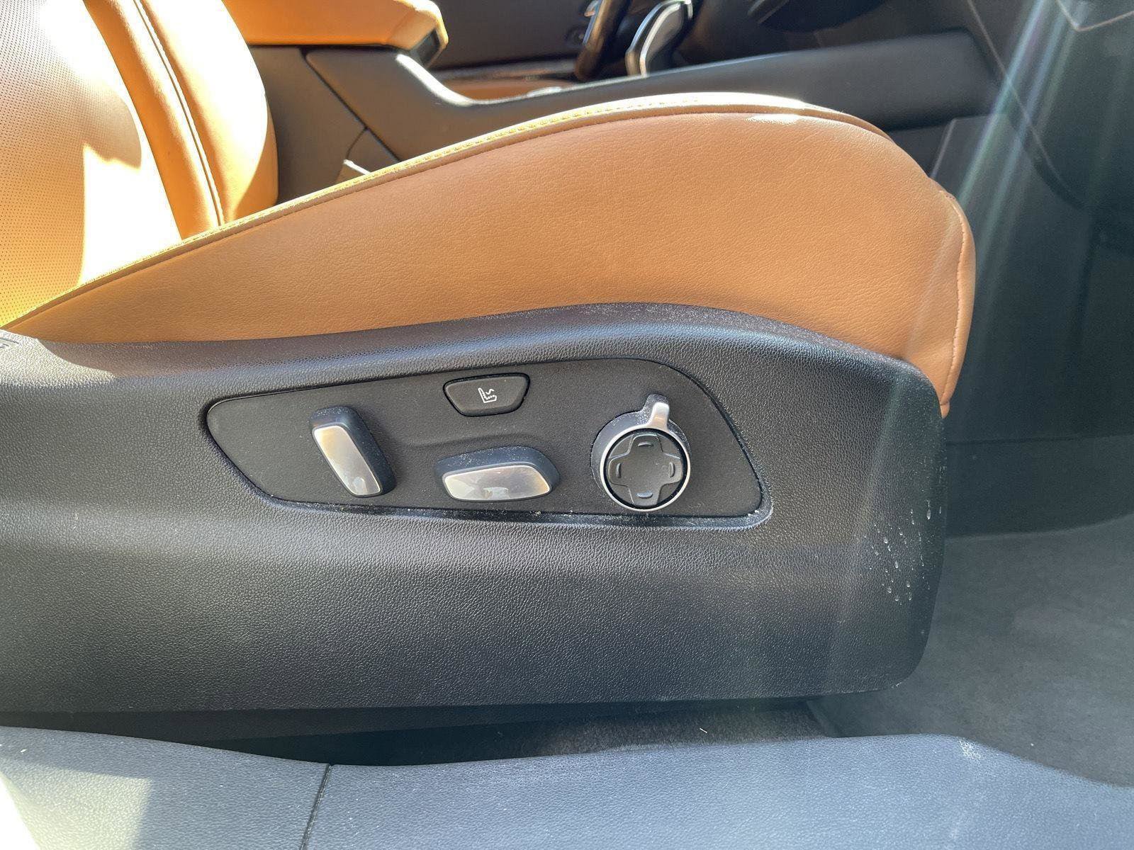 Used 2019 Cadillac XT4 Premium Luxury w/ Enhanced Visibility Package image 36