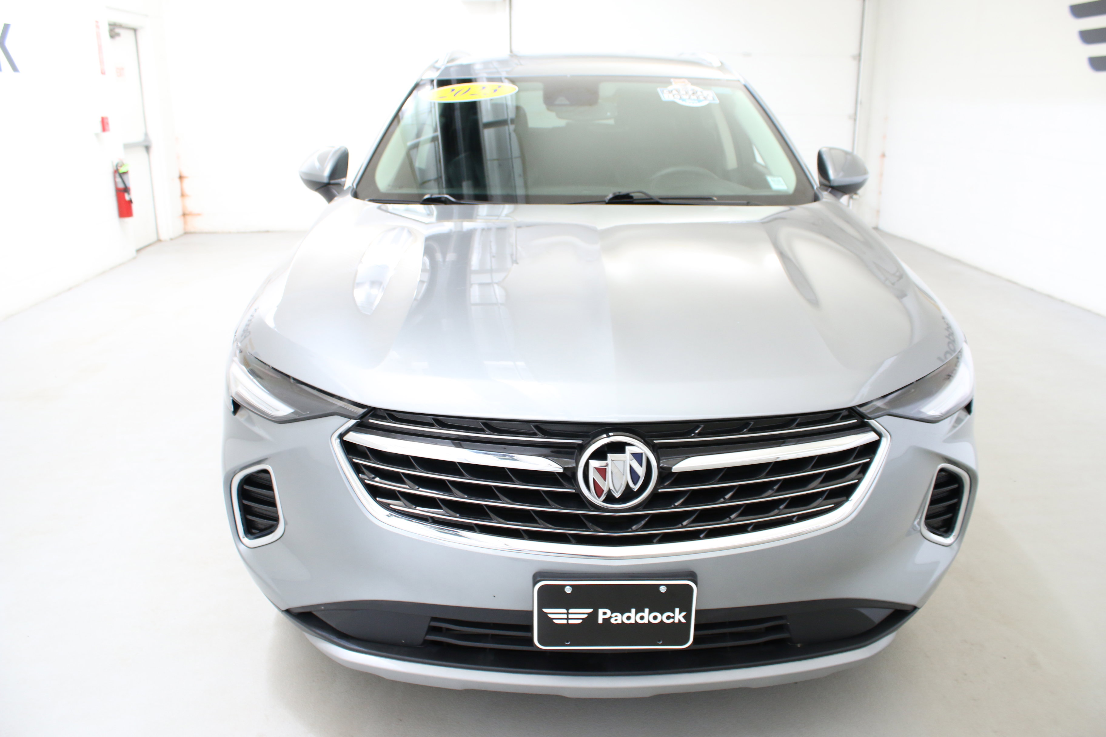Used 2023 Buick Envision Essence image 2