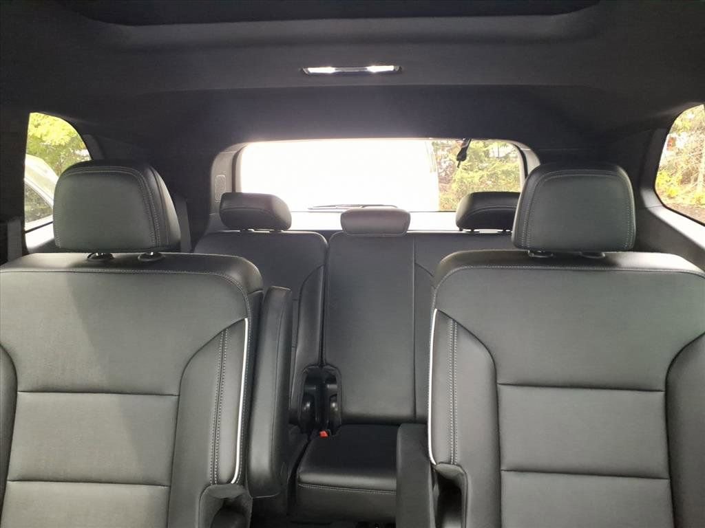 Used 2025 Buick Enclave Preferred w/ Power Package image 20