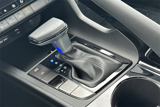 Used 2025 Hyundai Elantra SEL image 21