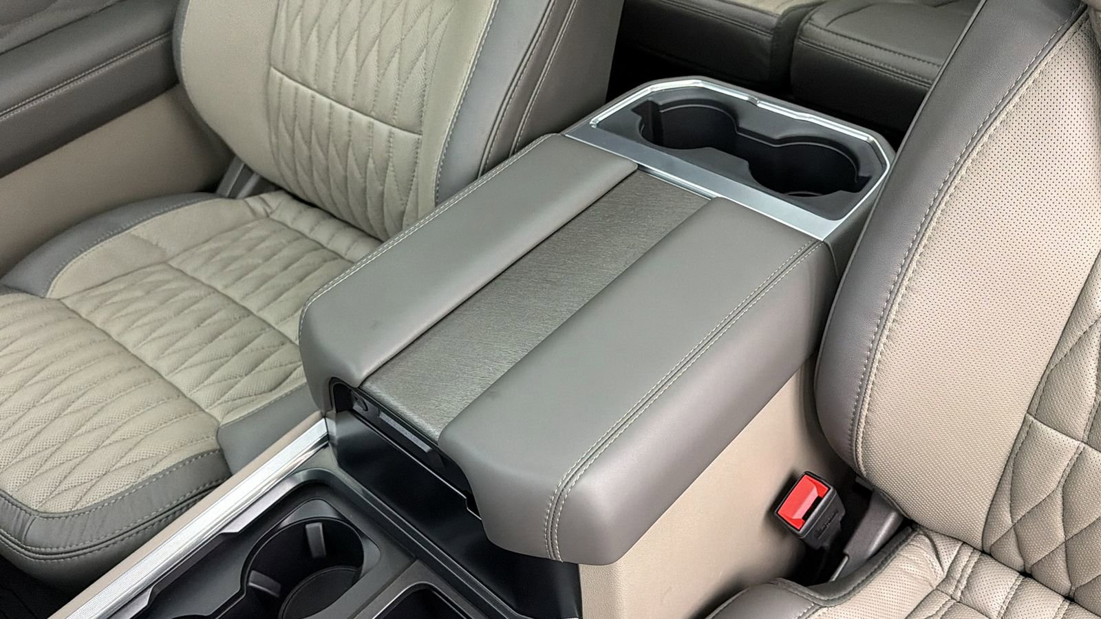 Used 2026 Ford F450 Platinum w/ Platinum Plus Package image 27