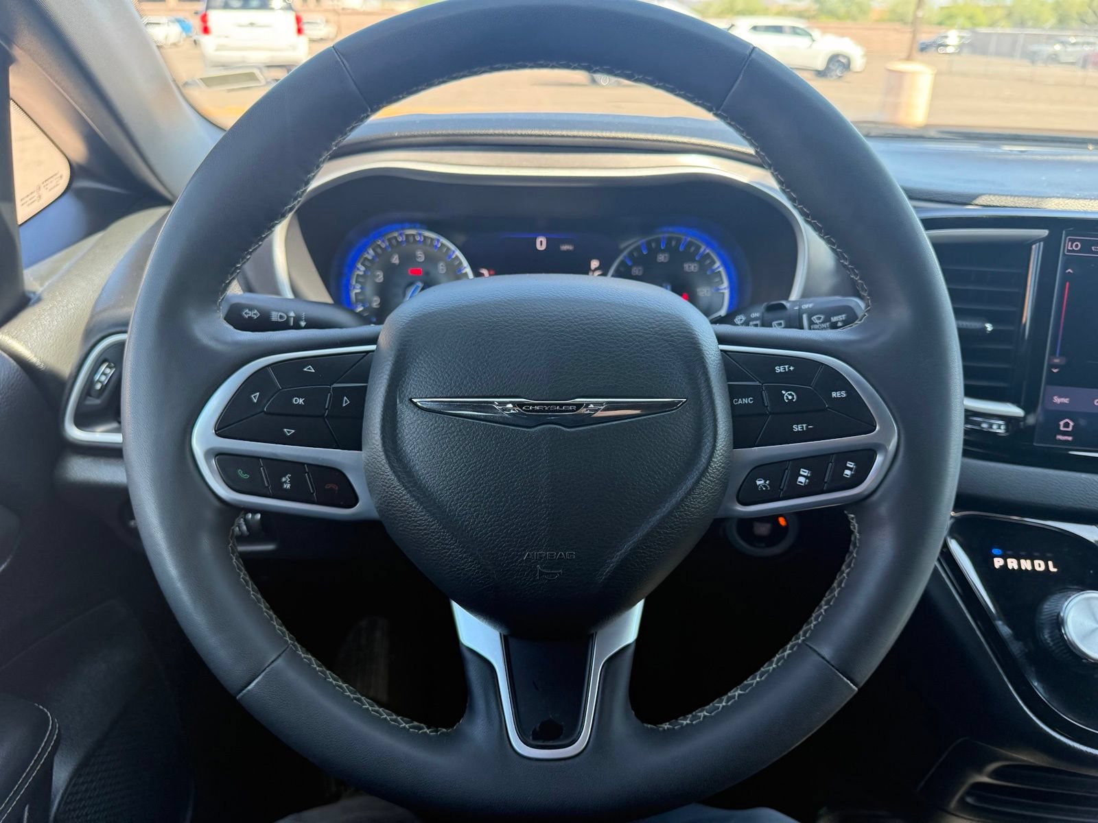 Used 2025 Chrysler Pacifica Select FWD image 19