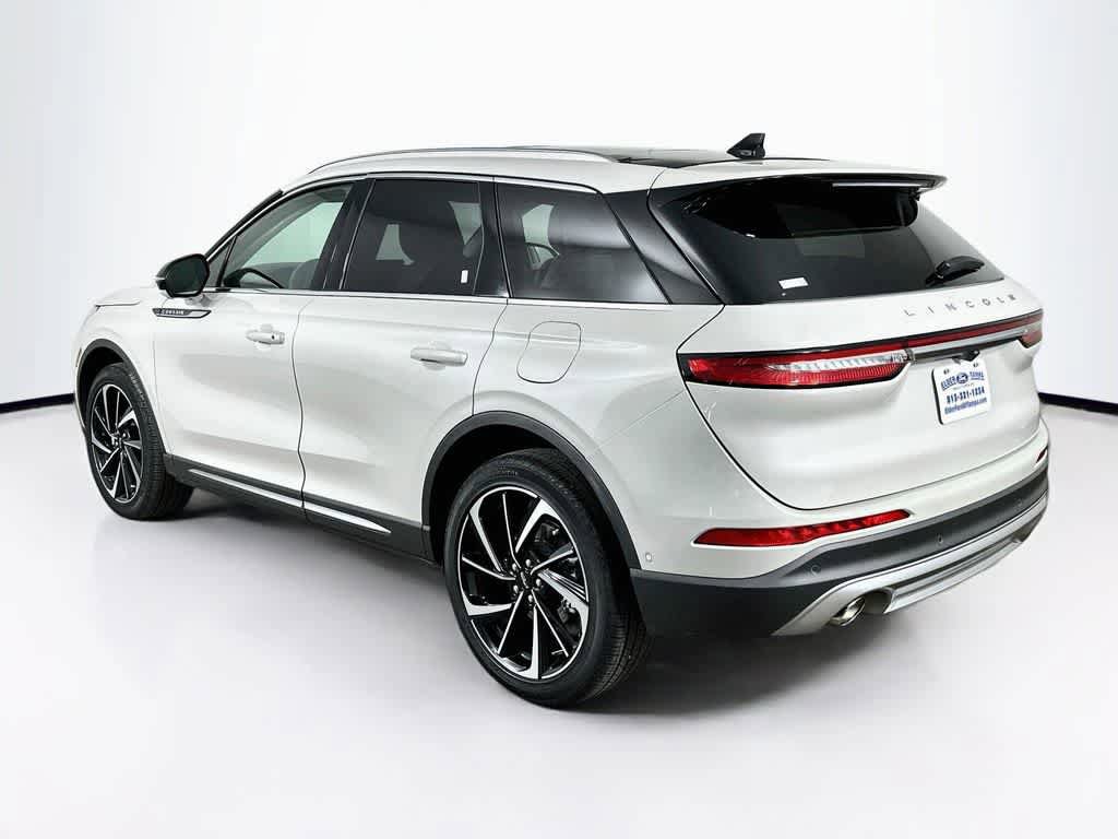 Used 2023 Lincoln Corsair Reserve w/ Equipment Group 202A FWD image 4