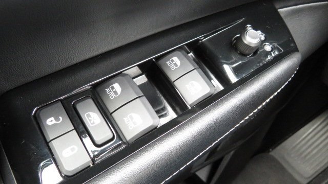 Used 2022 Jeep Wagoneer Series III w/ Premium Group I image 26