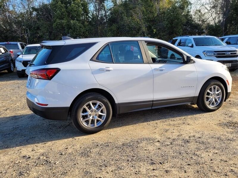 Used 2022 Chevrolet Equinox LS image 11