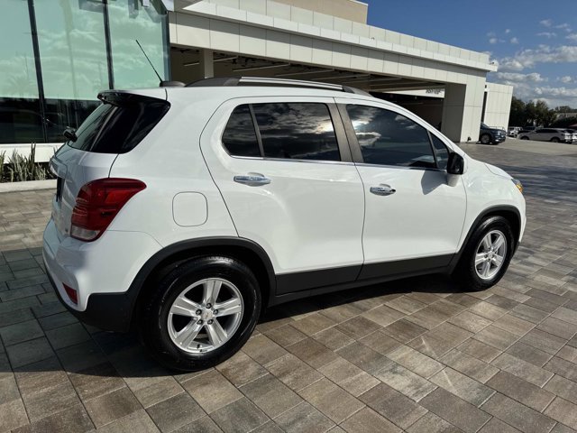 Used 2019 Chevrolet Trax LT w/ LT Convenience Package image 2