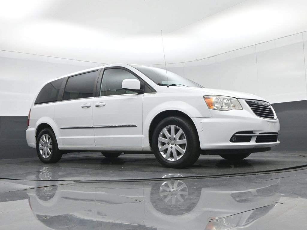 Used 2014 Chrysler Town & Country Touring image 58