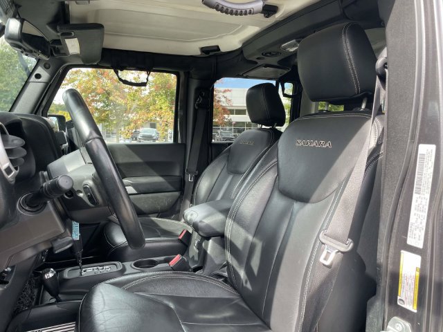 Used 2017 Jeep Wrangler Unlimited Sahara w/ Connectivity Group AWD/4WD image 20