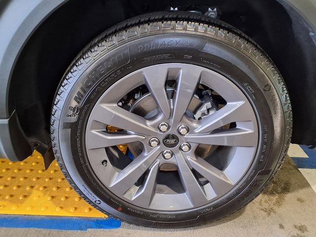 Used 2024 Ford Explorer XLT w/ Equipment Group 202A image 24