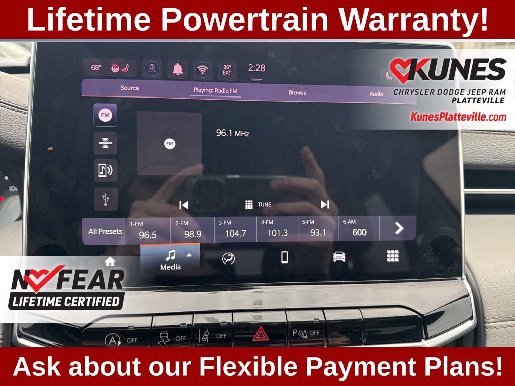 Used 2024 Jeep Compass Limited image 19