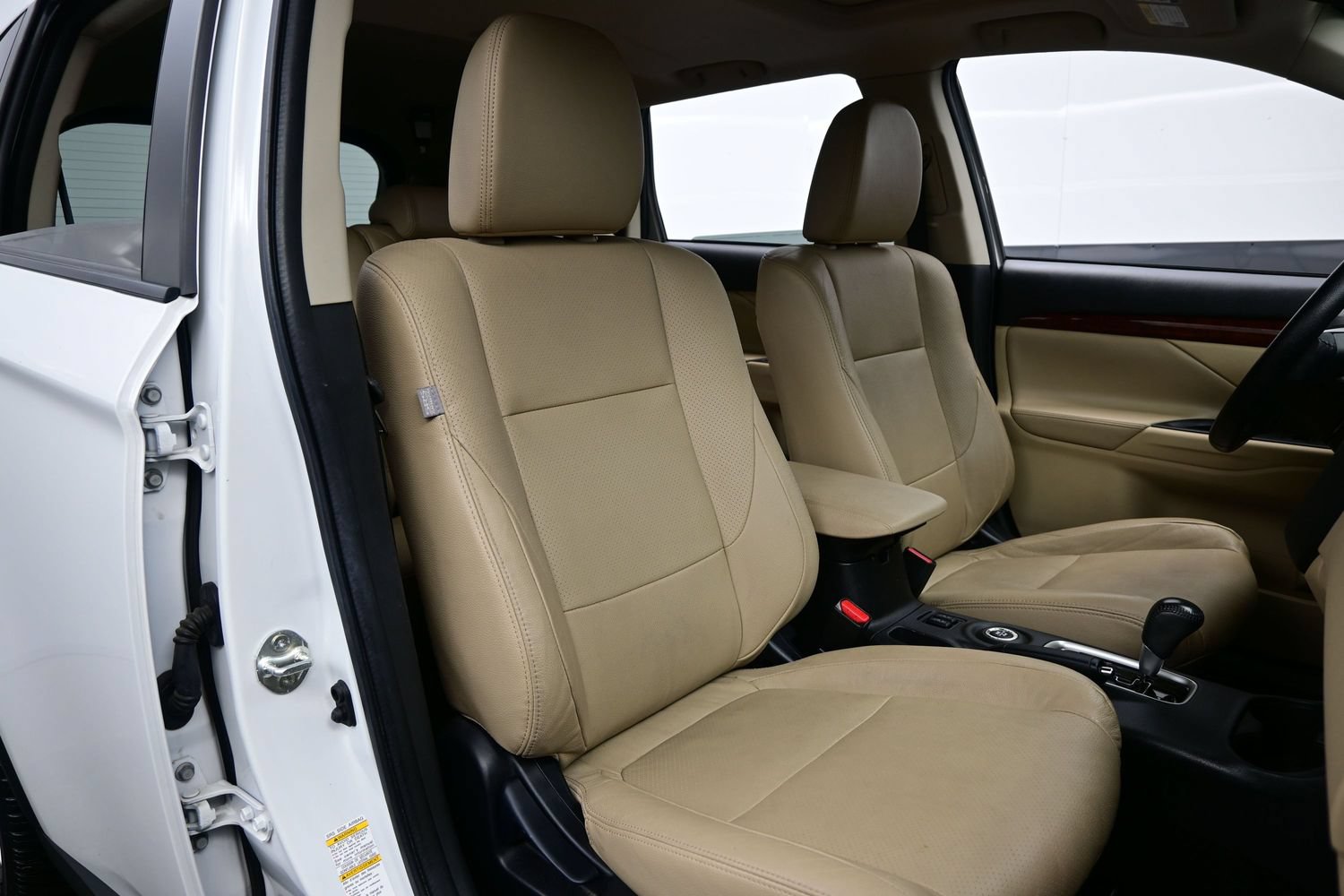 Used 2015 Mitsubishi Outlander SE AWD/4WD image 14