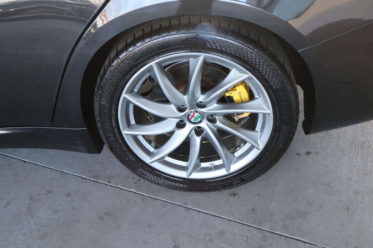 Used 2017 Alfa Romeo Giulia image 45